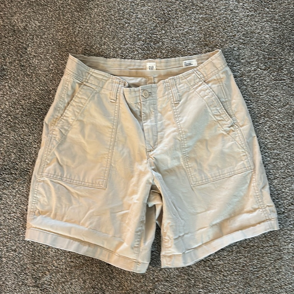 GAP Three Pack Girlfriend Chino 8” Shorts - Picture 3 of 5